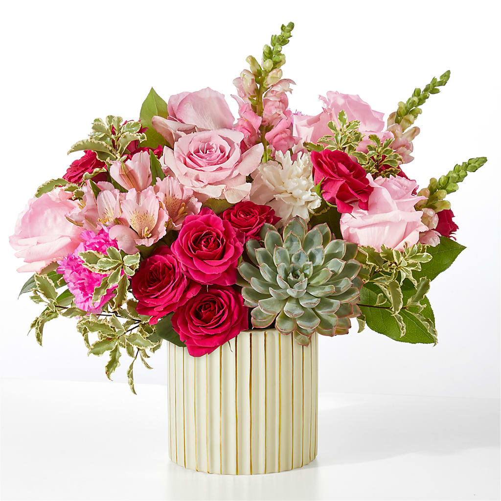 Magenta Musings Bouquet – MARIE'S FLOWER & GIFT SHOPPE INC, Moultrie GA