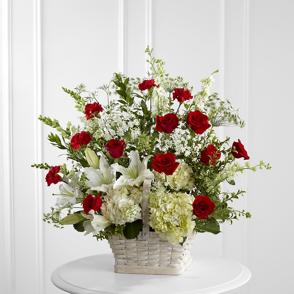In Loving Memory Arrangement – MARIE'S FLOWER & GIFT SHOPPE INC, Moultrie GA