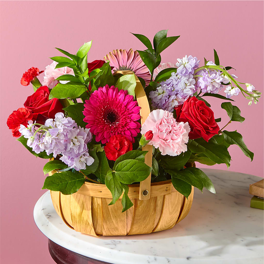 Pink Picnic Basket – MARIE'S FLOWER & GIFT SHOPPE INC, Moultrie GA