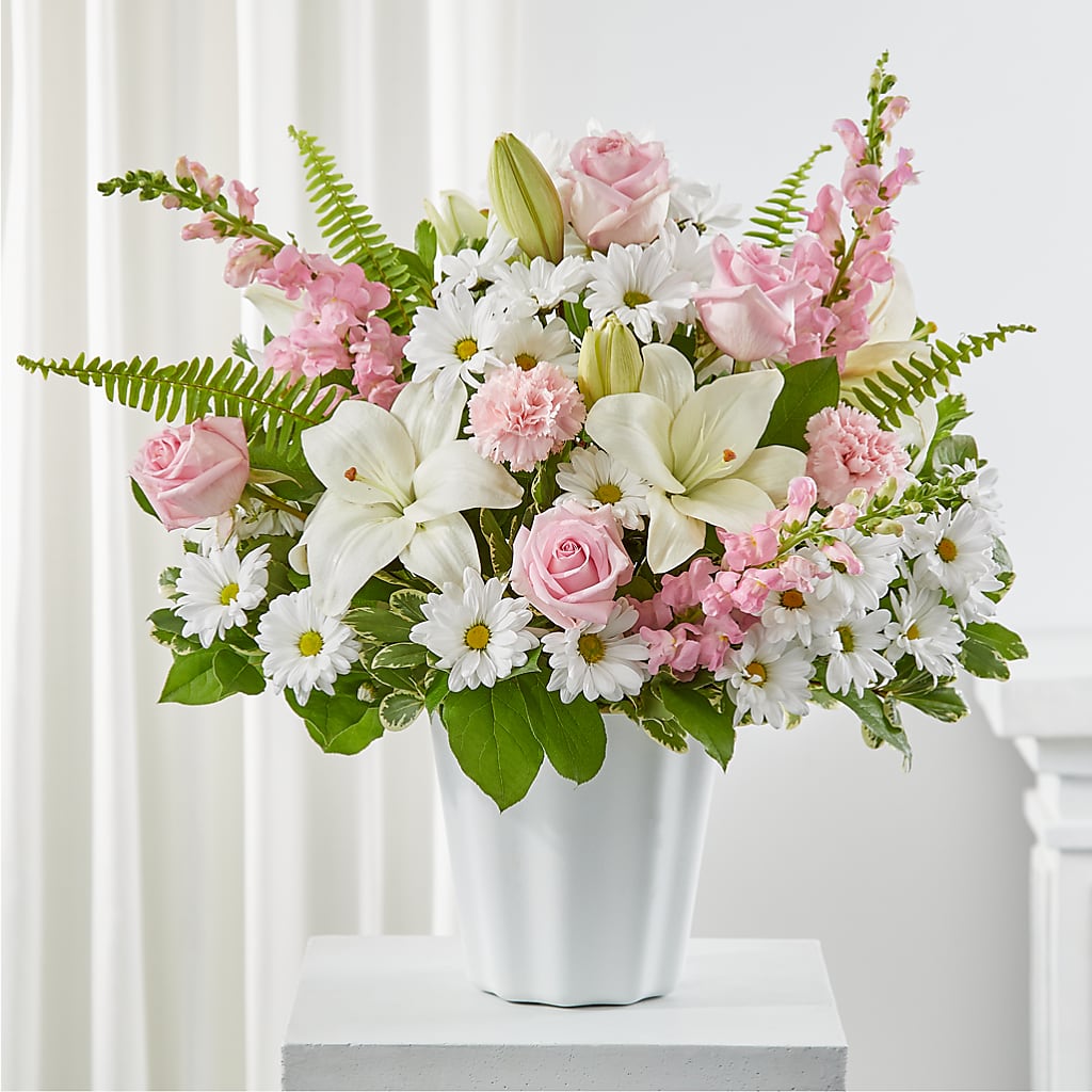 Soft Touch Tabletop Basket – MARIE'S FLOWER & GIFT SHOPPE INC, Moultrie GA