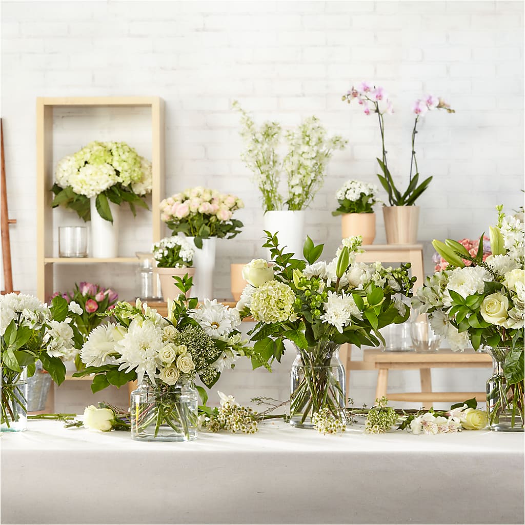 Classic Ivory – A Florist Original – MARIE'S FLOWER & GIFT SHOPPE INC, Moultrie GA