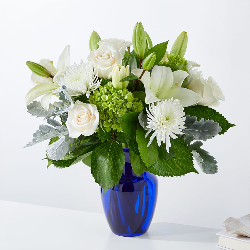Snowy Dreams Bouquet – MARIE'S FLOWER & GIFT SHOPPE INC, Moultrie GA