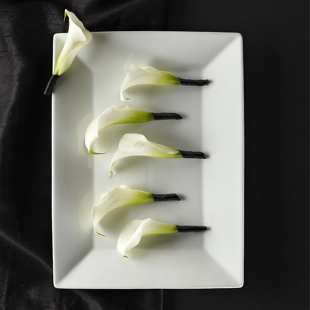 Calla Lily Promise Boutonniere – MARIE'S FLOWER & GIFT SHOPPE INC, Moultrie GA