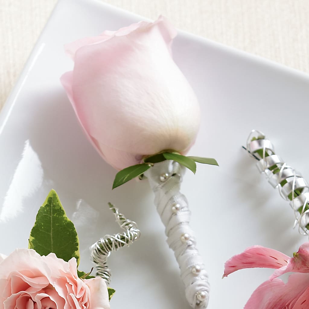 Pink Rose Boutonniere – MARIE'S FLOWER & GIFT SHOPPE INC, Moultrie GA