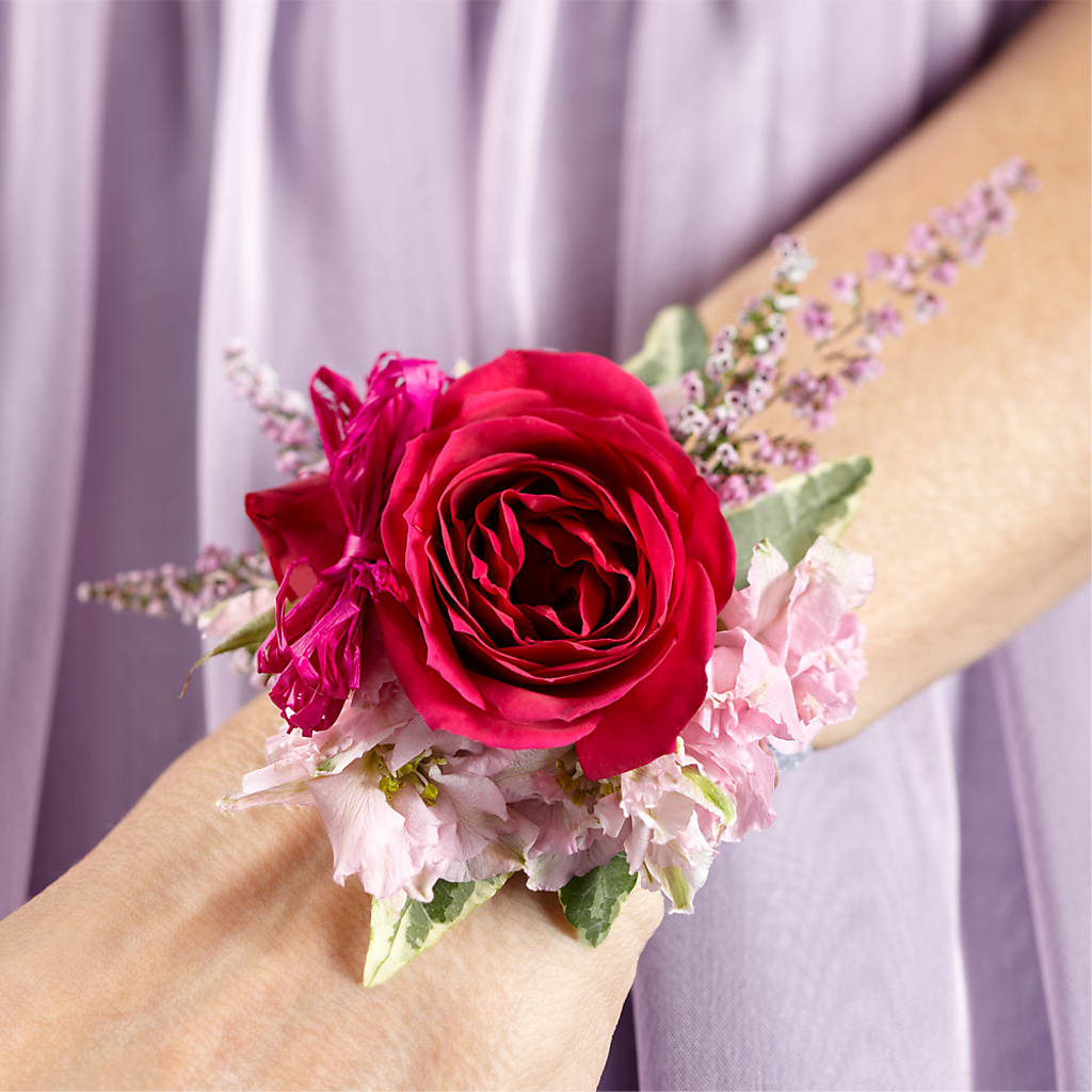 Rose Charm Corsage – MARIE'S FLOWER & GIFT SHOPPE INC, Moultrie GA