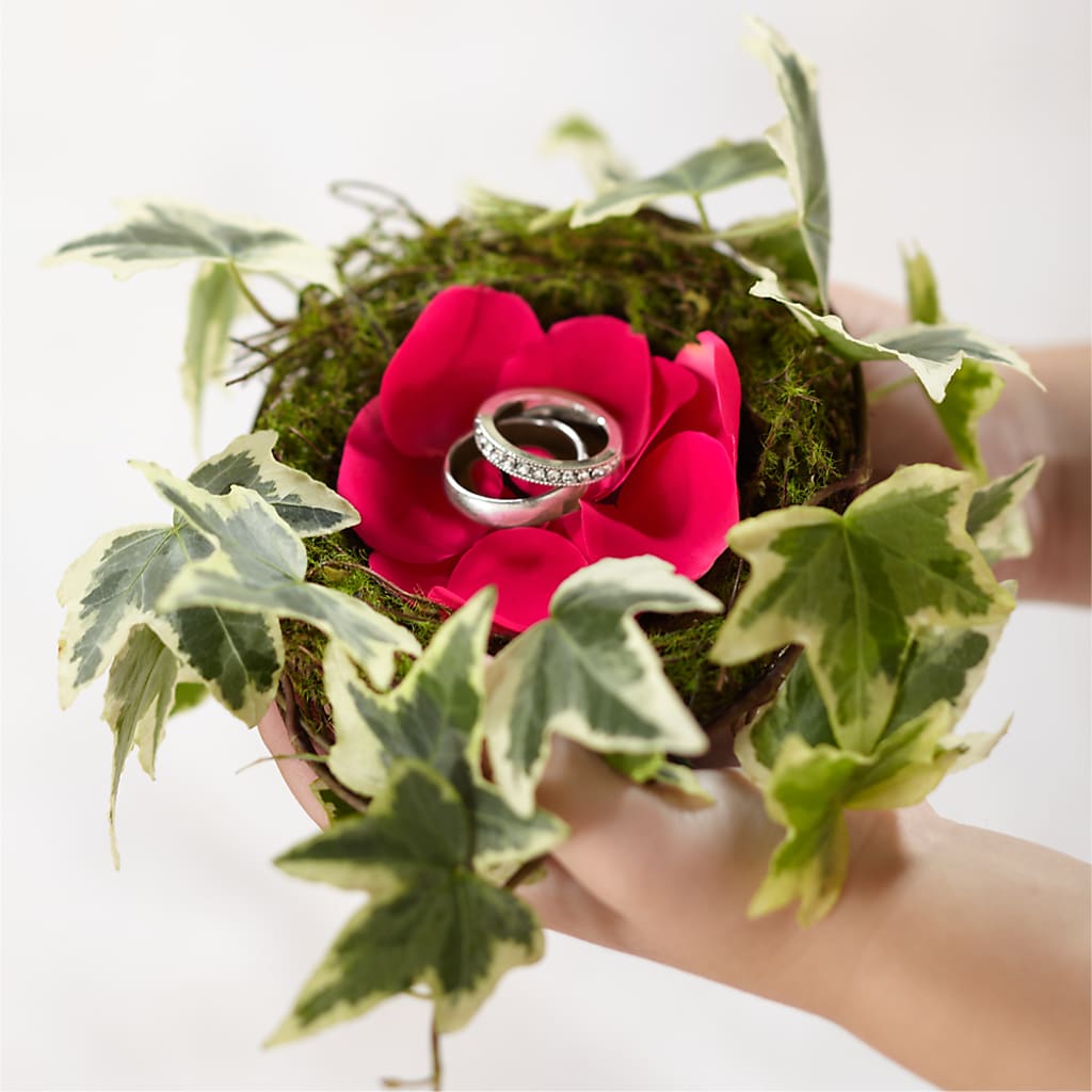 Lila Rose Ring Nest – MARIE'S FLOWER & GIFT SHOPPE INC, Moultrie GA