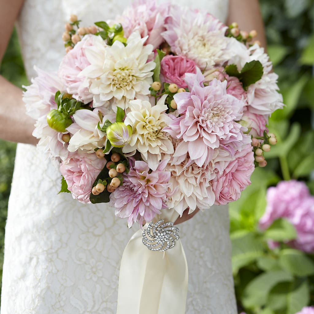 Heart's Promise Bouquet – MARIE'S FLOWER & GIFT SHOPPE INC, Moultrie GA