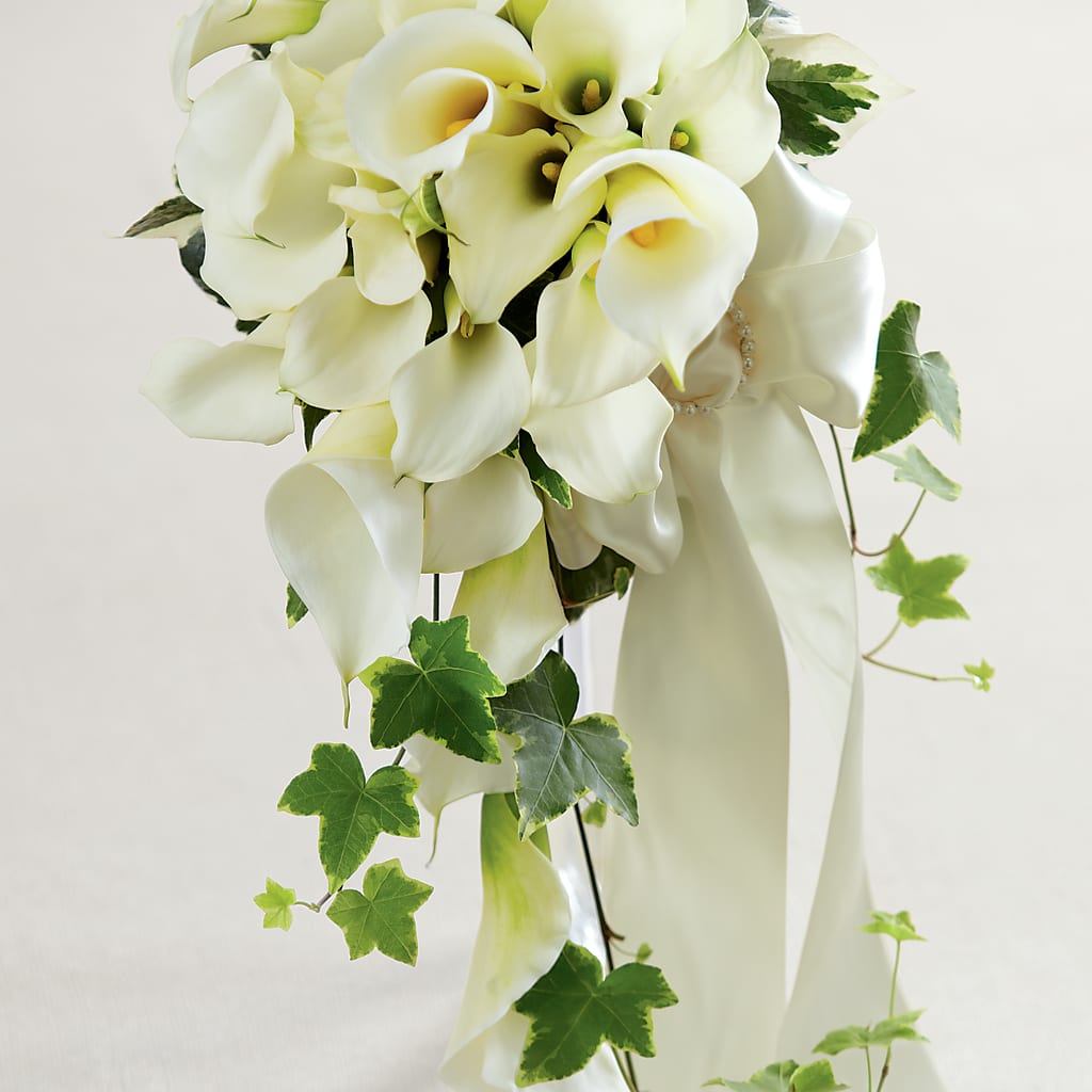 White Chapel Bouquet – MARIE'S FLOWER & GIFT SHOPPE INC, Moultrie GA