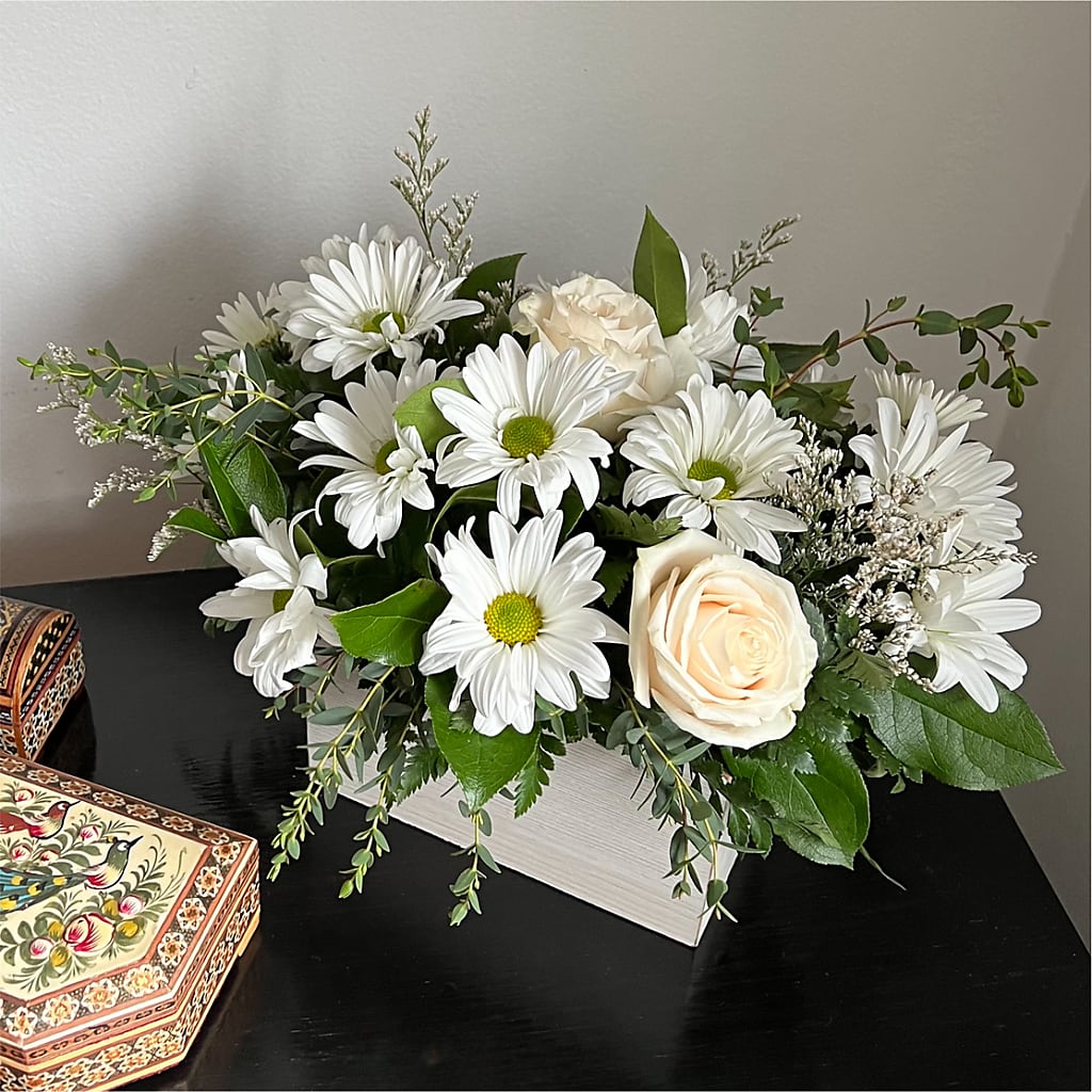 Fresh Linen Box Bouquet – MARIE'S FLOWER & GIFT SHOPPE INC, Moultrie GA