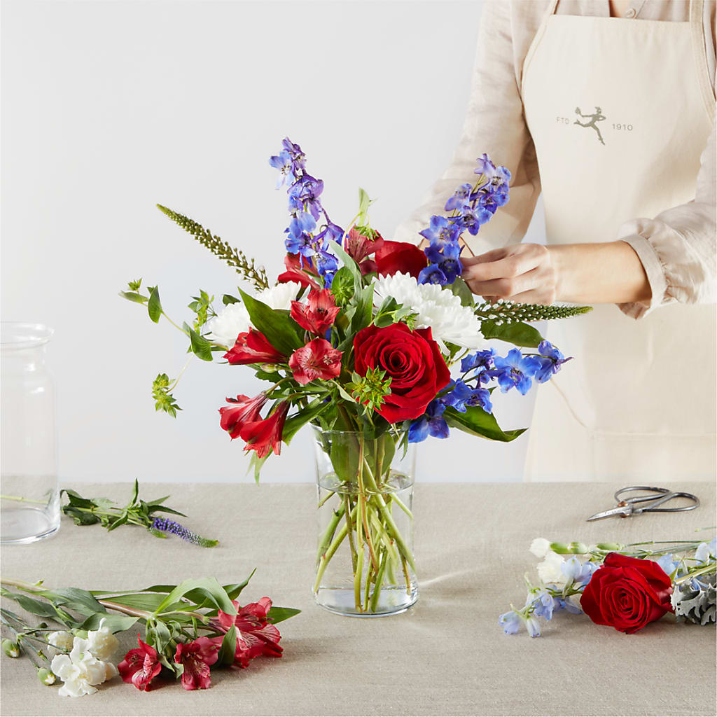 Star Spangled - A Florist Original – MARIE'S FLOWER & GIFT SHOPPE INC, Moultrie GA