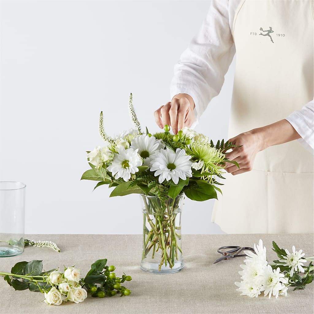 Irish Garden - A Florist Original – MARIE'S FLOWER & GIFT SHOPPE INC, Moultrie GA
