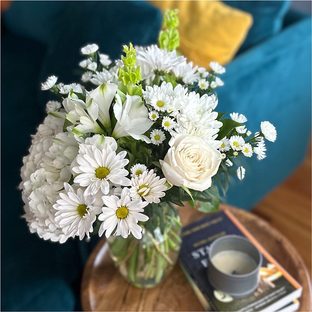Classic Ivory – A Florist Original – MARIE'S FLOWER & GIFT SHOPPE INC, Moultrie GA