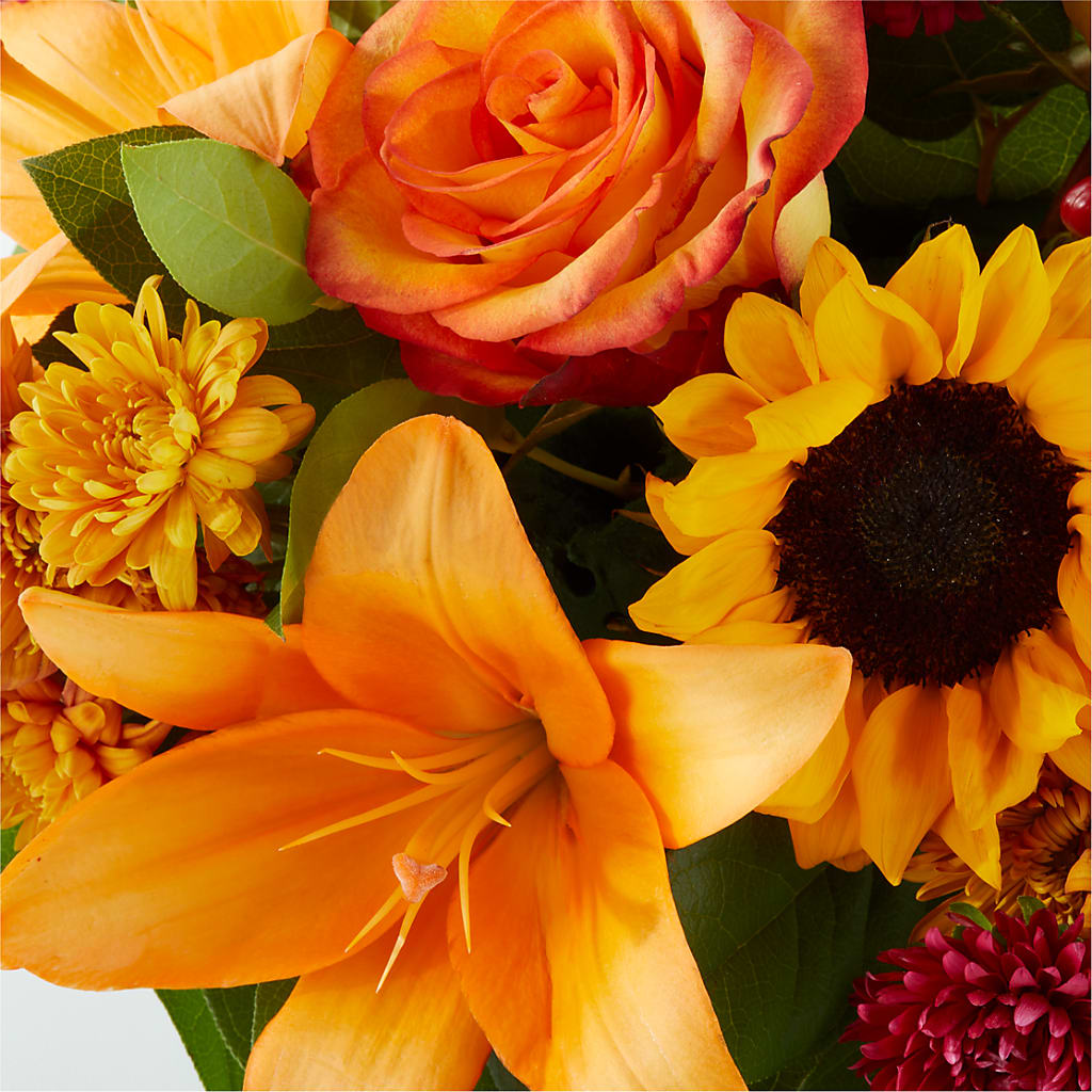 Grateful Centerpiece – MARIE'S FLOWER & GIFT SHOPPE INC, Moultrie GA