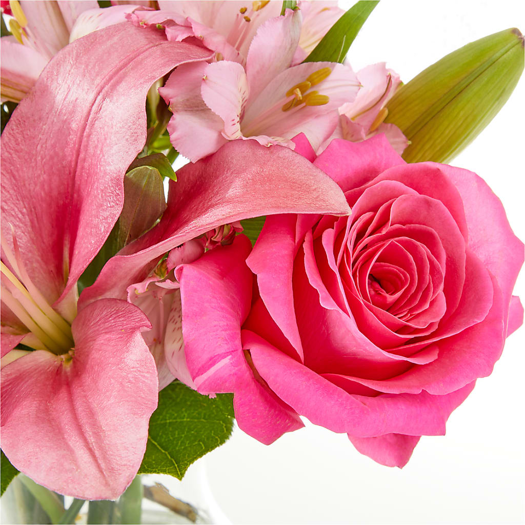 Lots of Love Bouquet – MARIE'S FLOWER & GIFT SHOPPE INC, Moultrie GA